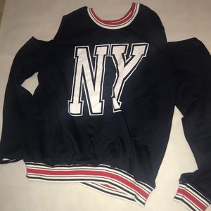 2️⃣✖️🎈Host pick🎊🎈New York cold shoulder sweater